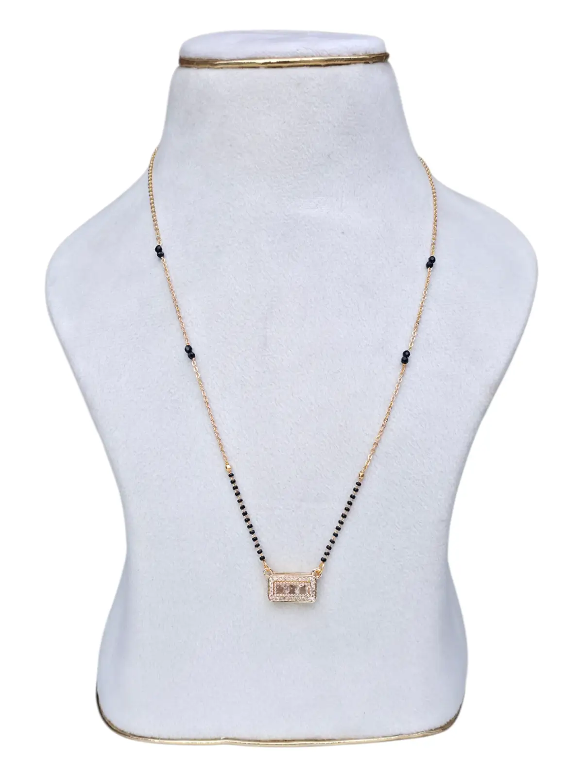 BLACK BEADS  75562