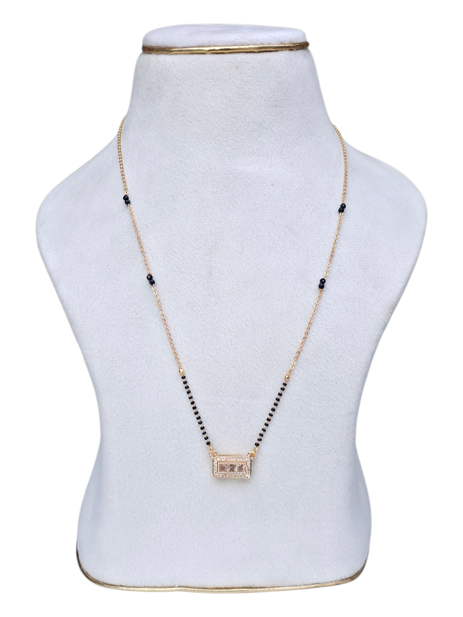 BLACK BEADS  75562