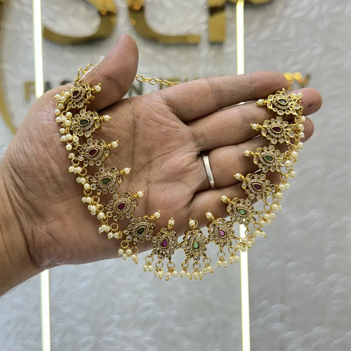 MATT NECKLACE 82929