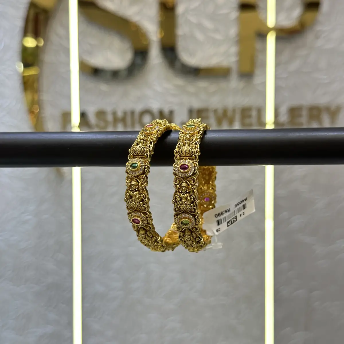 MATT BANGLES M0002