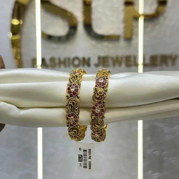 MATT BANGLES M0003