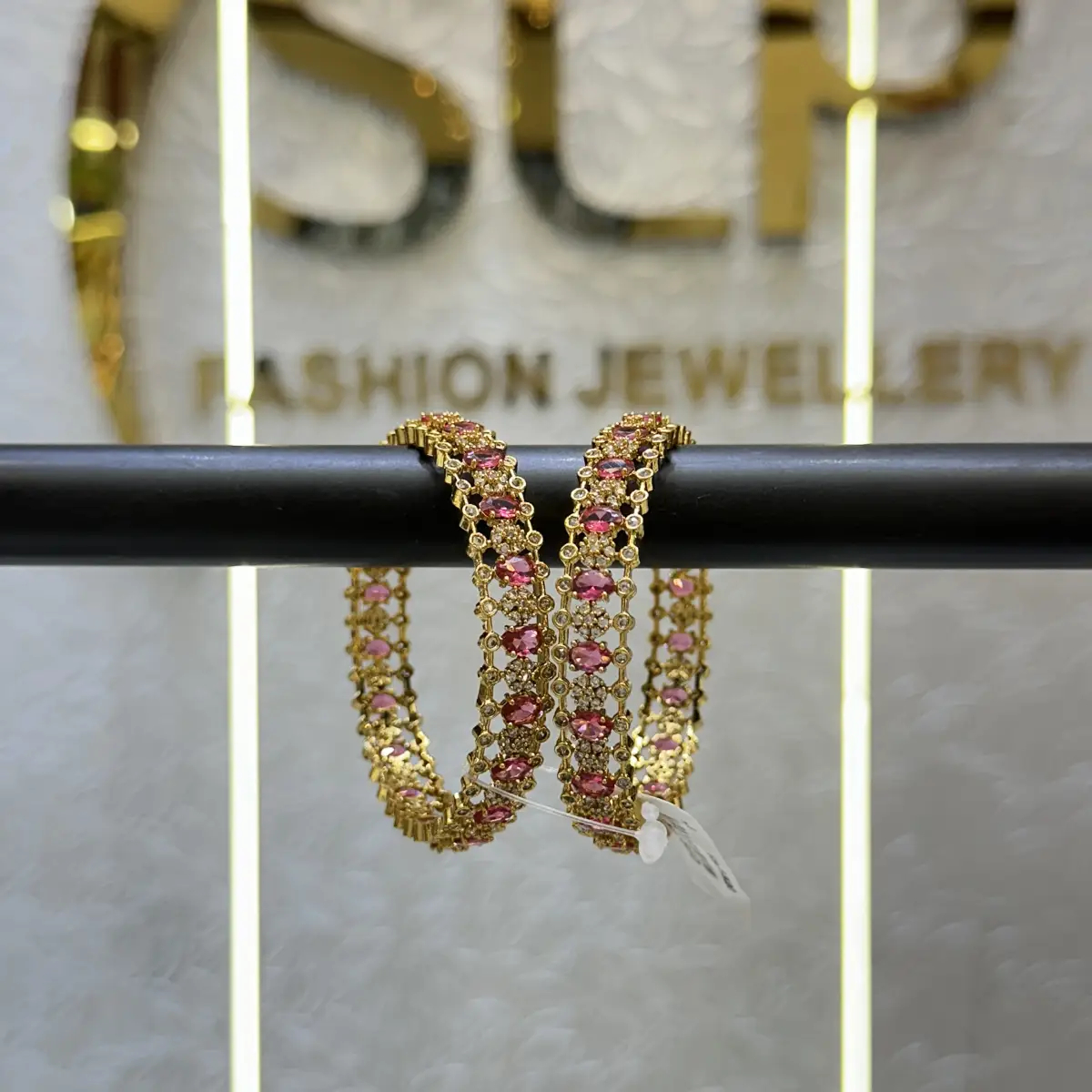 MATT BANGLES M0011