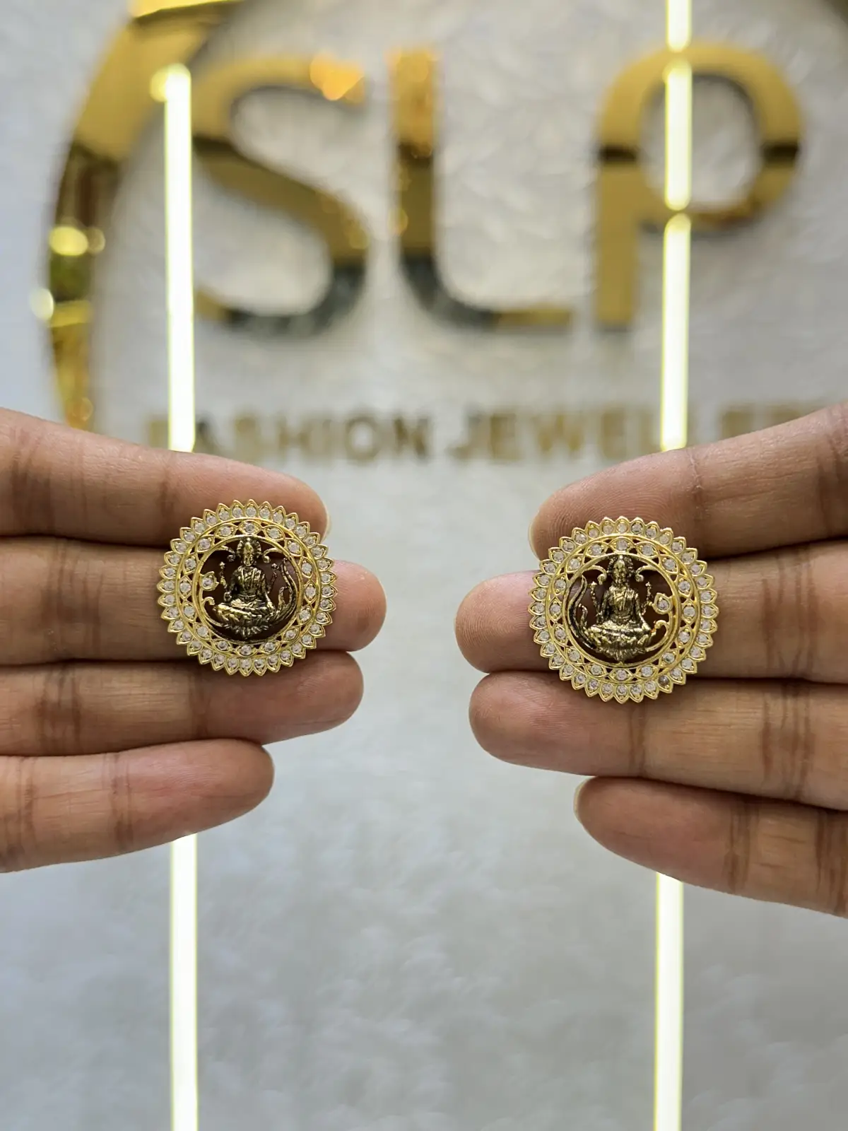 MATT EARRINGS 84243