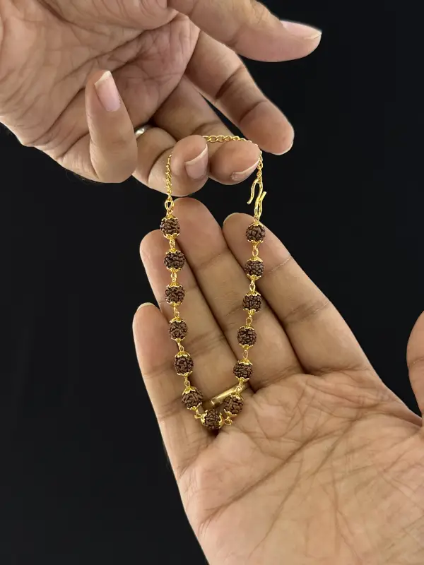 rakhi gold polish