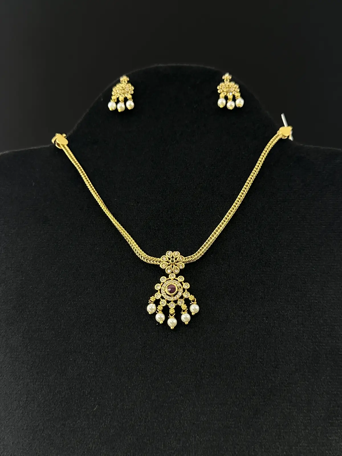 NECKLACES 85285