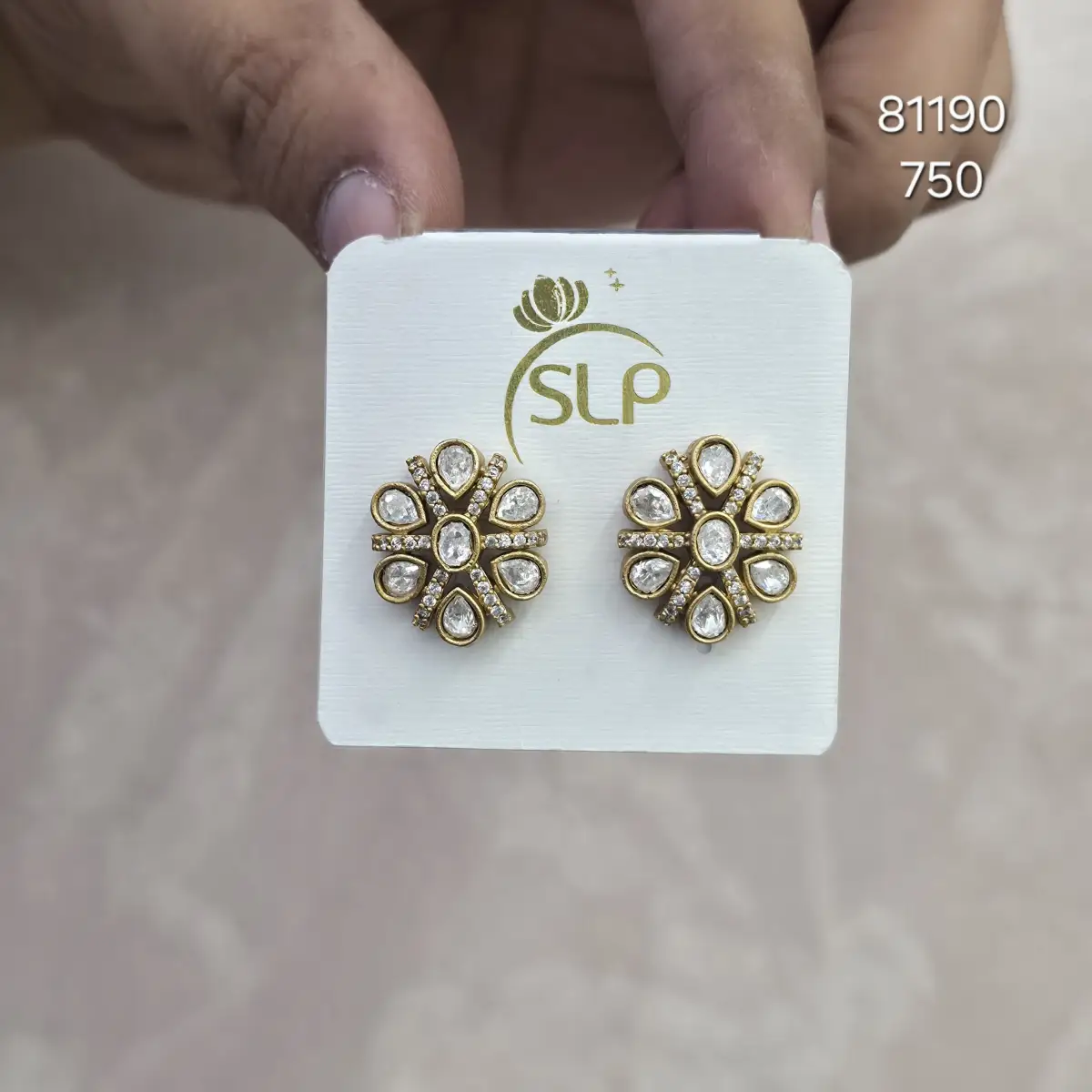MATT EARRINGS 81190