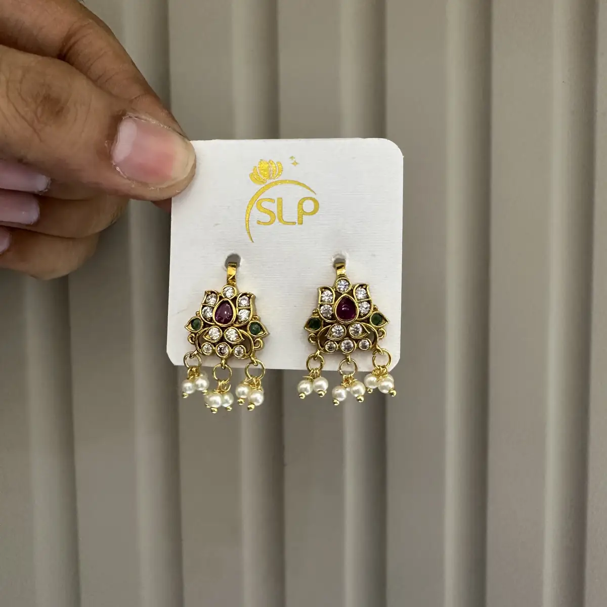 MATT EARRINGS 81024