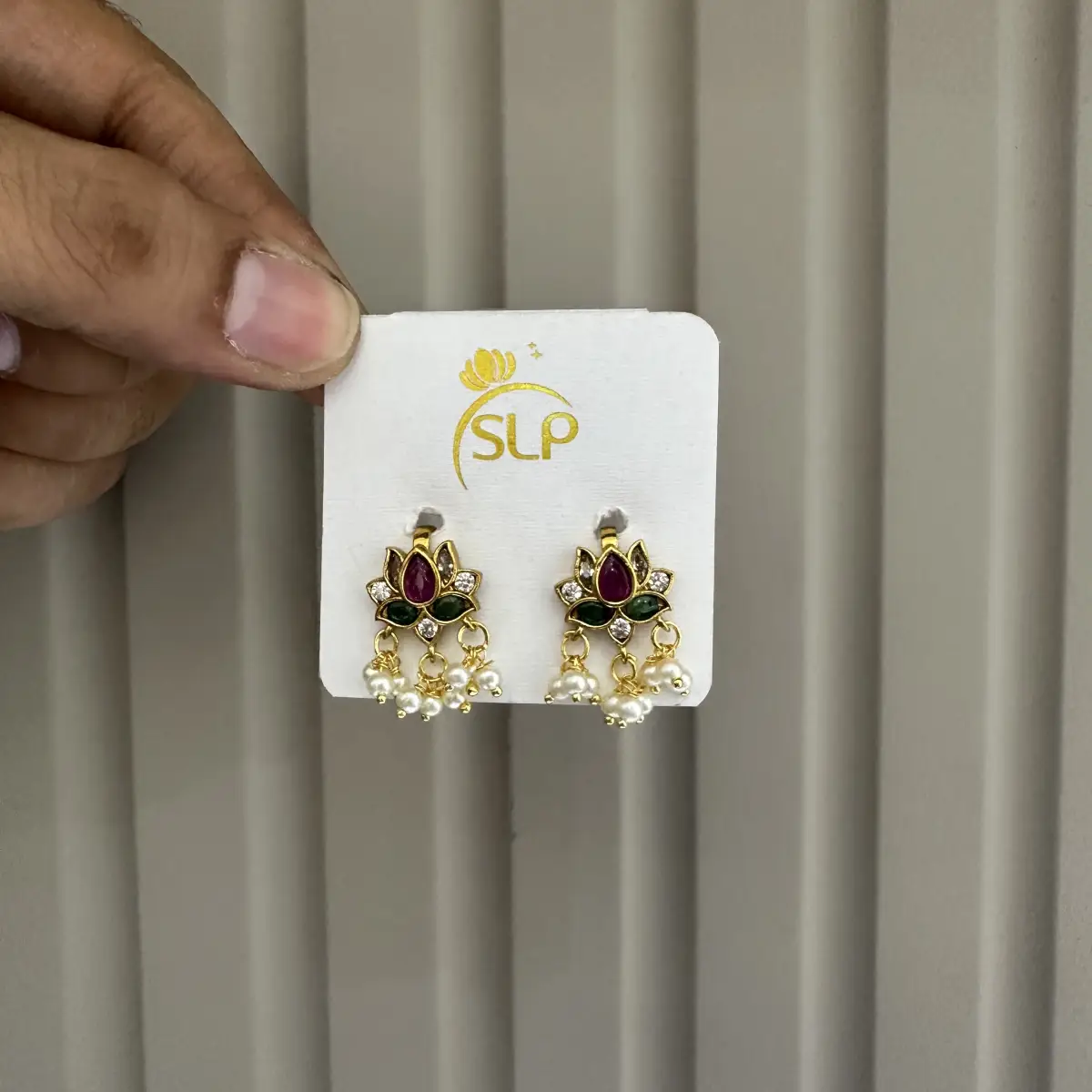 MATT EARRINGS 81024