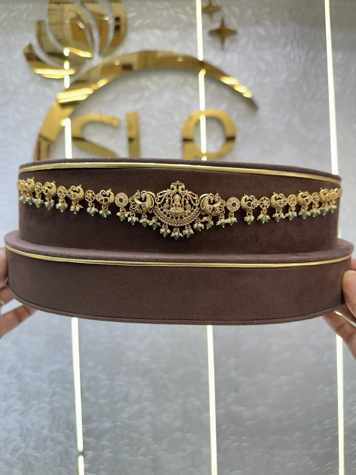 VADDANAM 81382