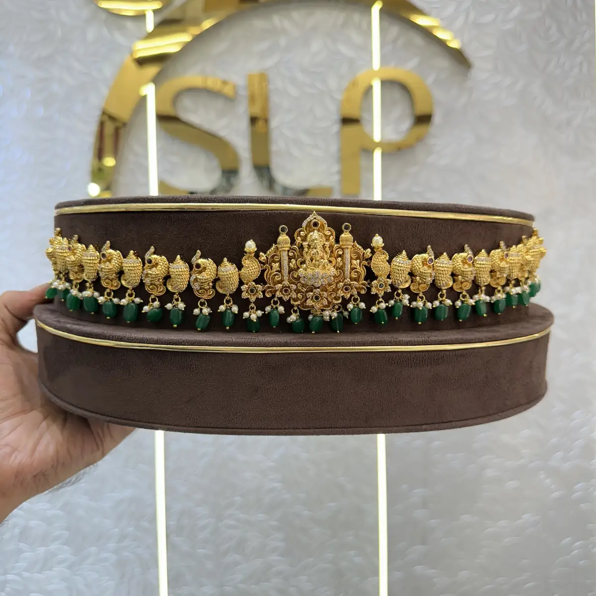VADDANAM 81418