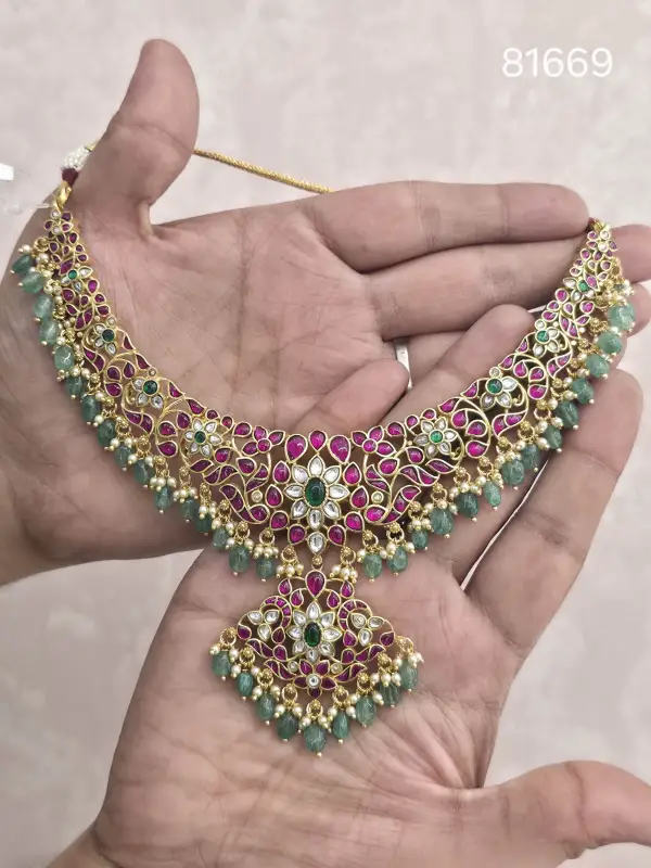 NECKLACE 81669
