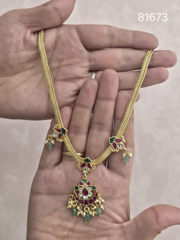 NECKLACE 81673