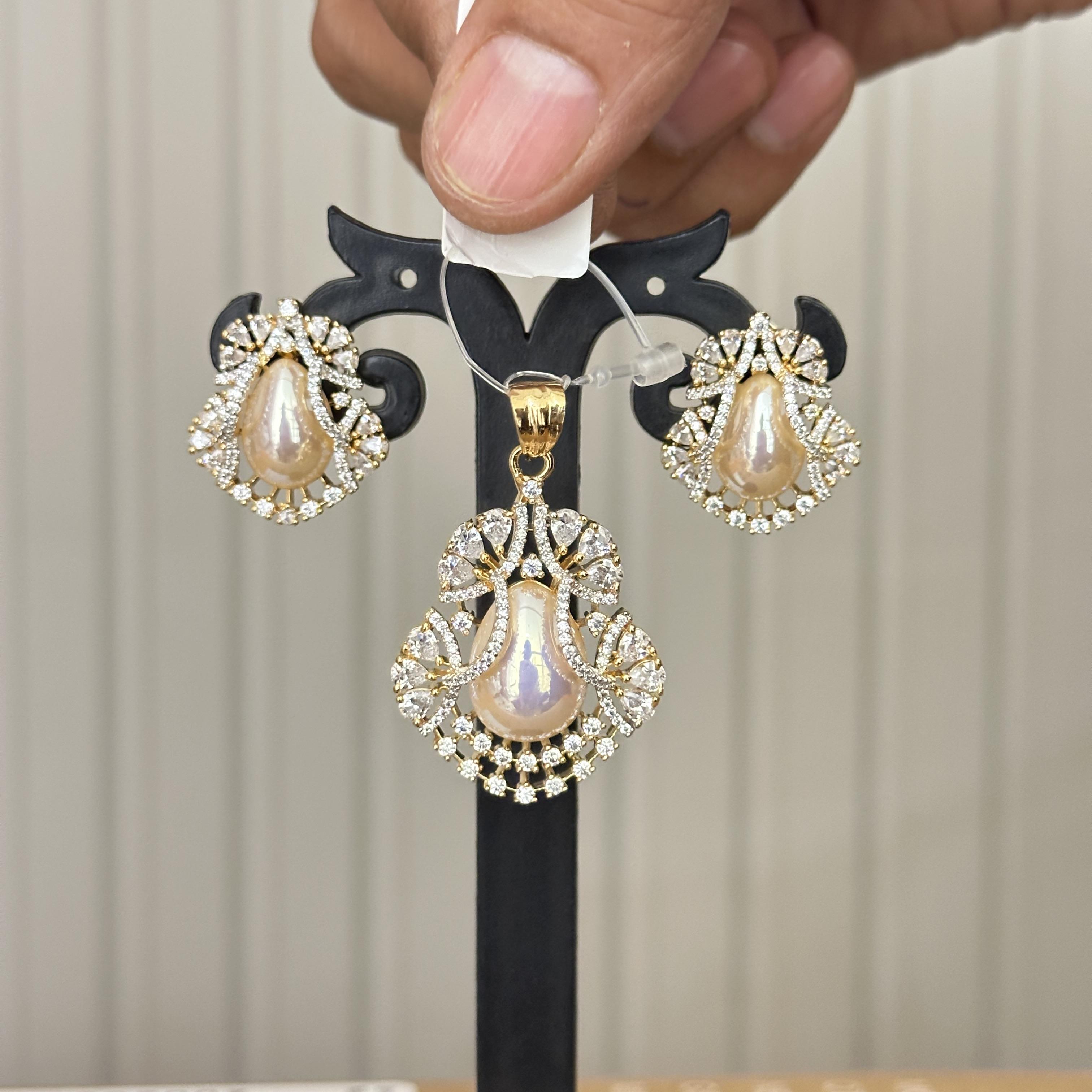 GJ PENDANT SET 82134