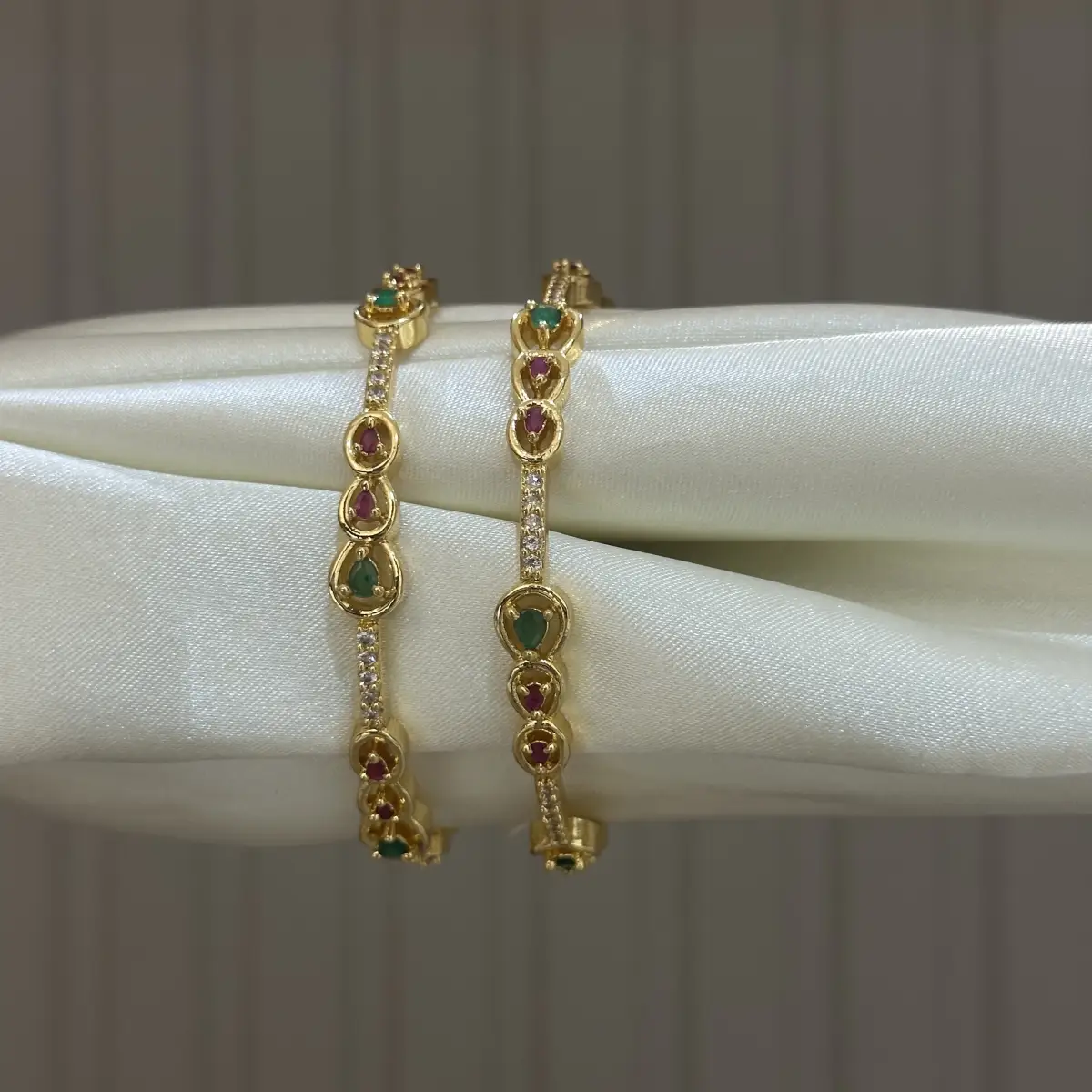CZ BANGLES B00012