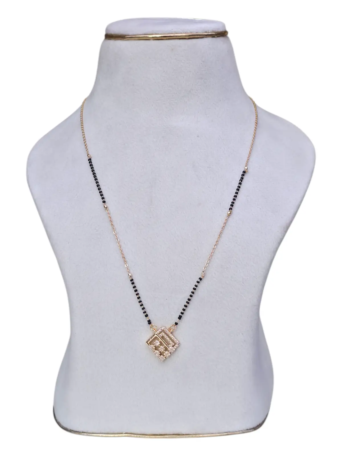 BLACK BEADS  75614