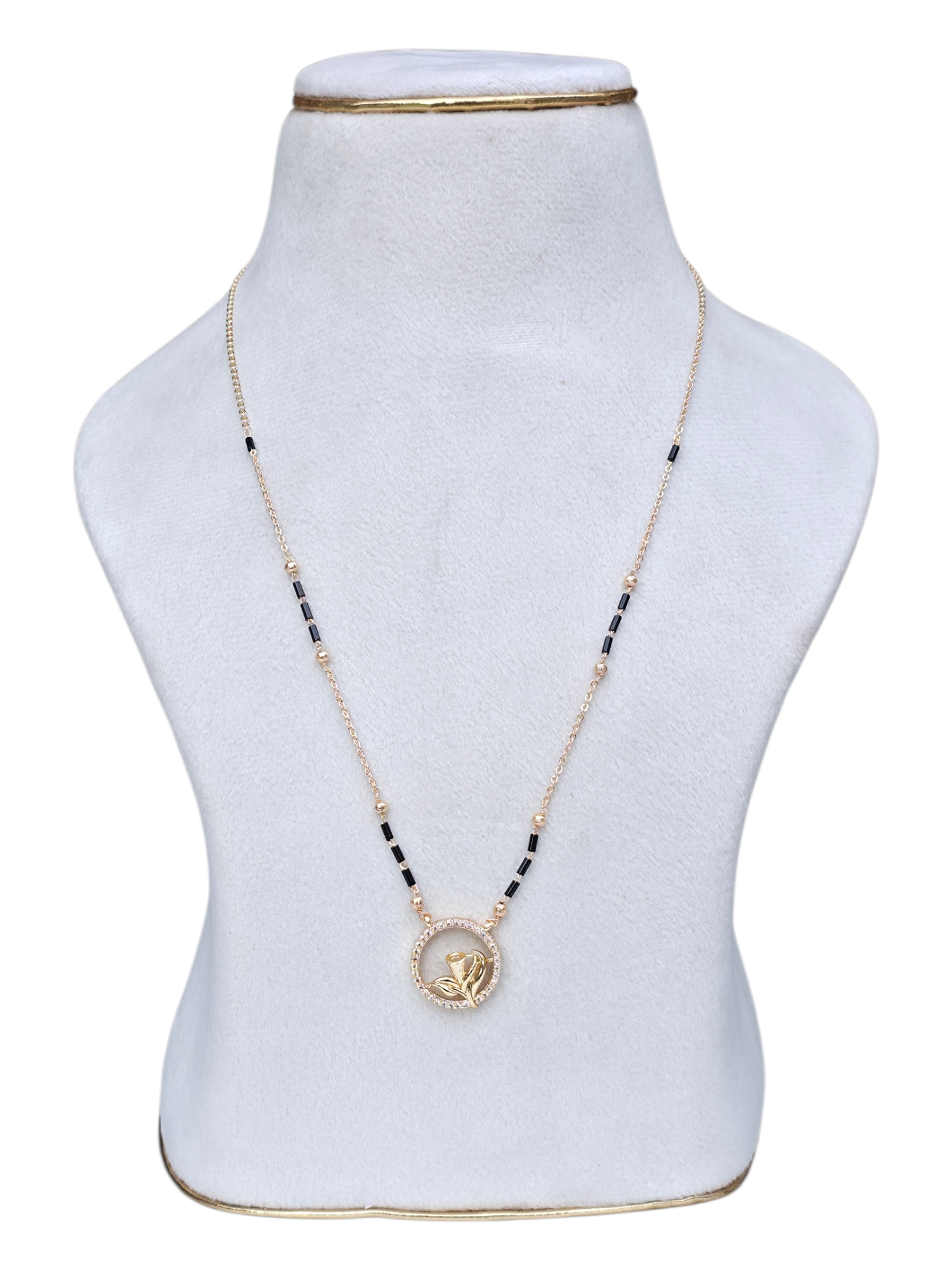 BLACK BEADS  75563