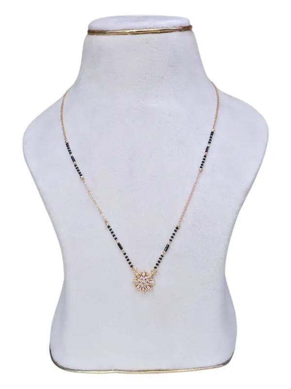 BLACK BEADS  75597