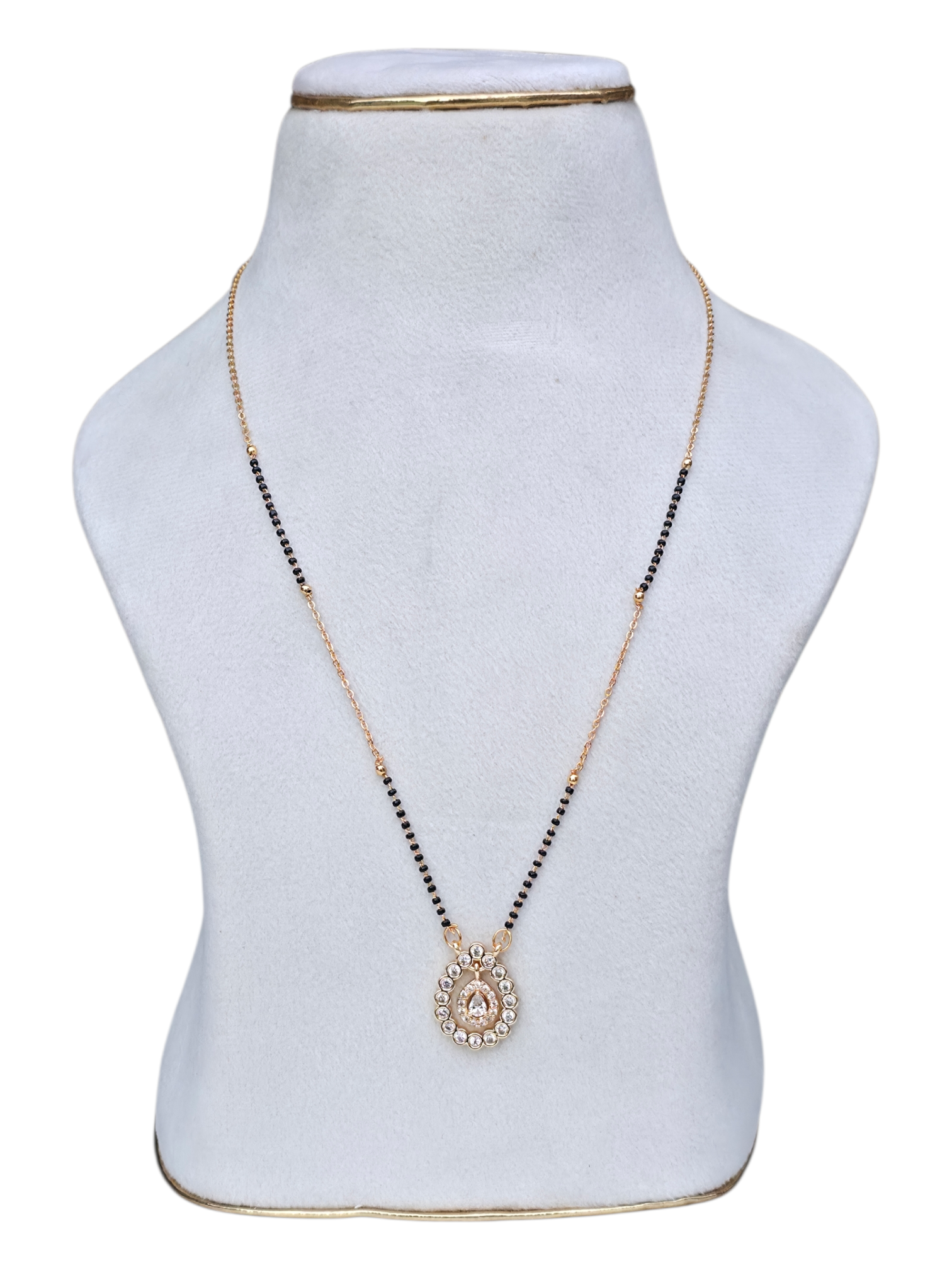 BLACK BEADS  75570