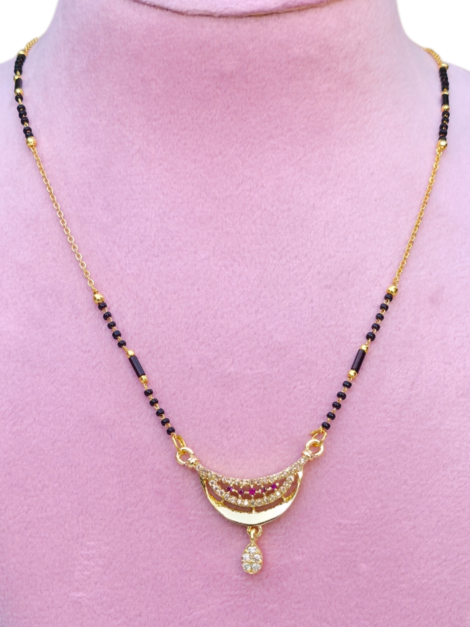 BLACK BEADS  75560