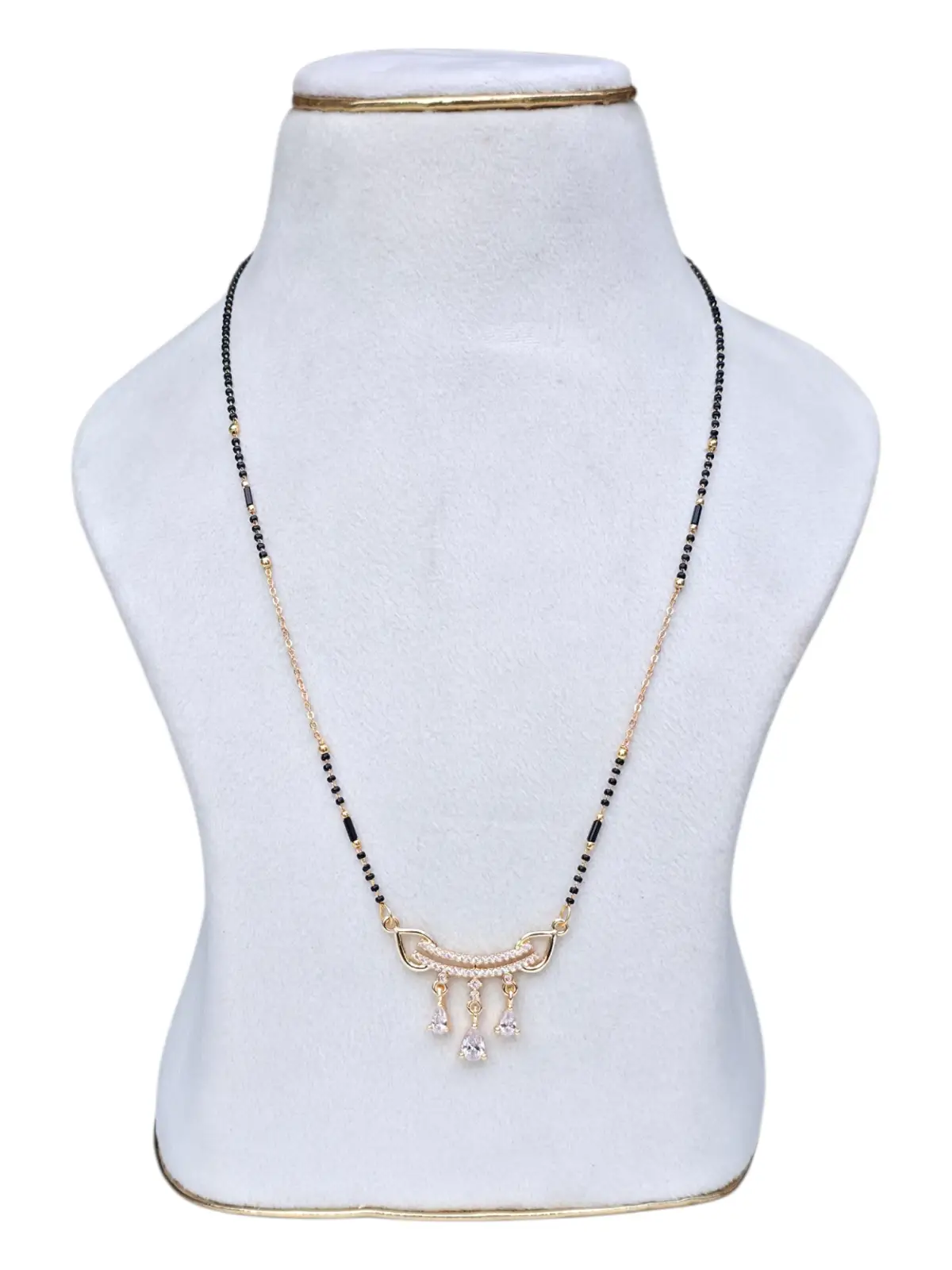BLACK BEADS  75565