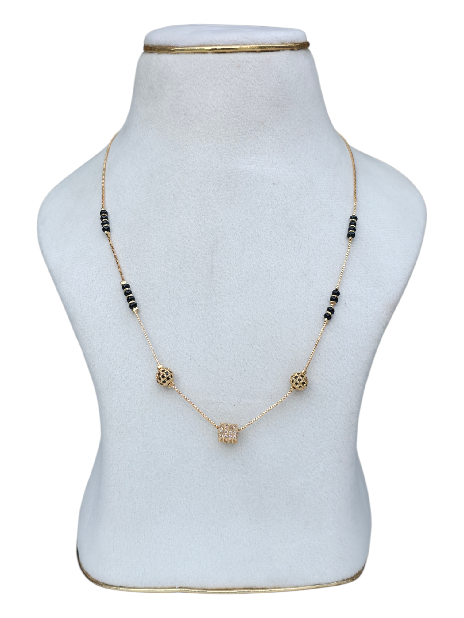 BLACK BEADS  75568